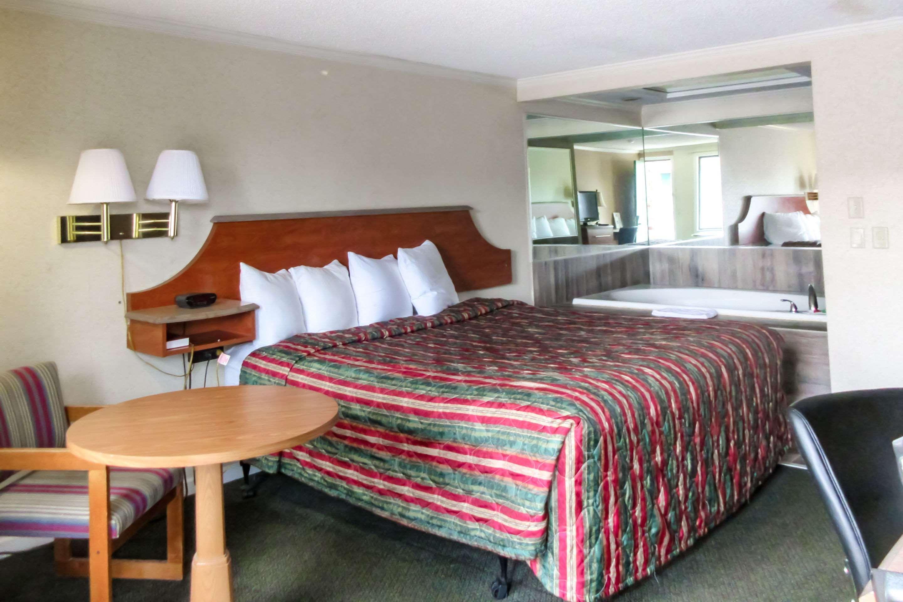 Days-Inn By Wyndham Liverpool-Syracuse Dış mekan fotoğraf