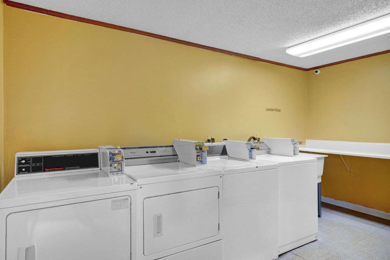 Days-Inn By Wyndham Liverpool-Syracuse Dış mekan fotoğraf